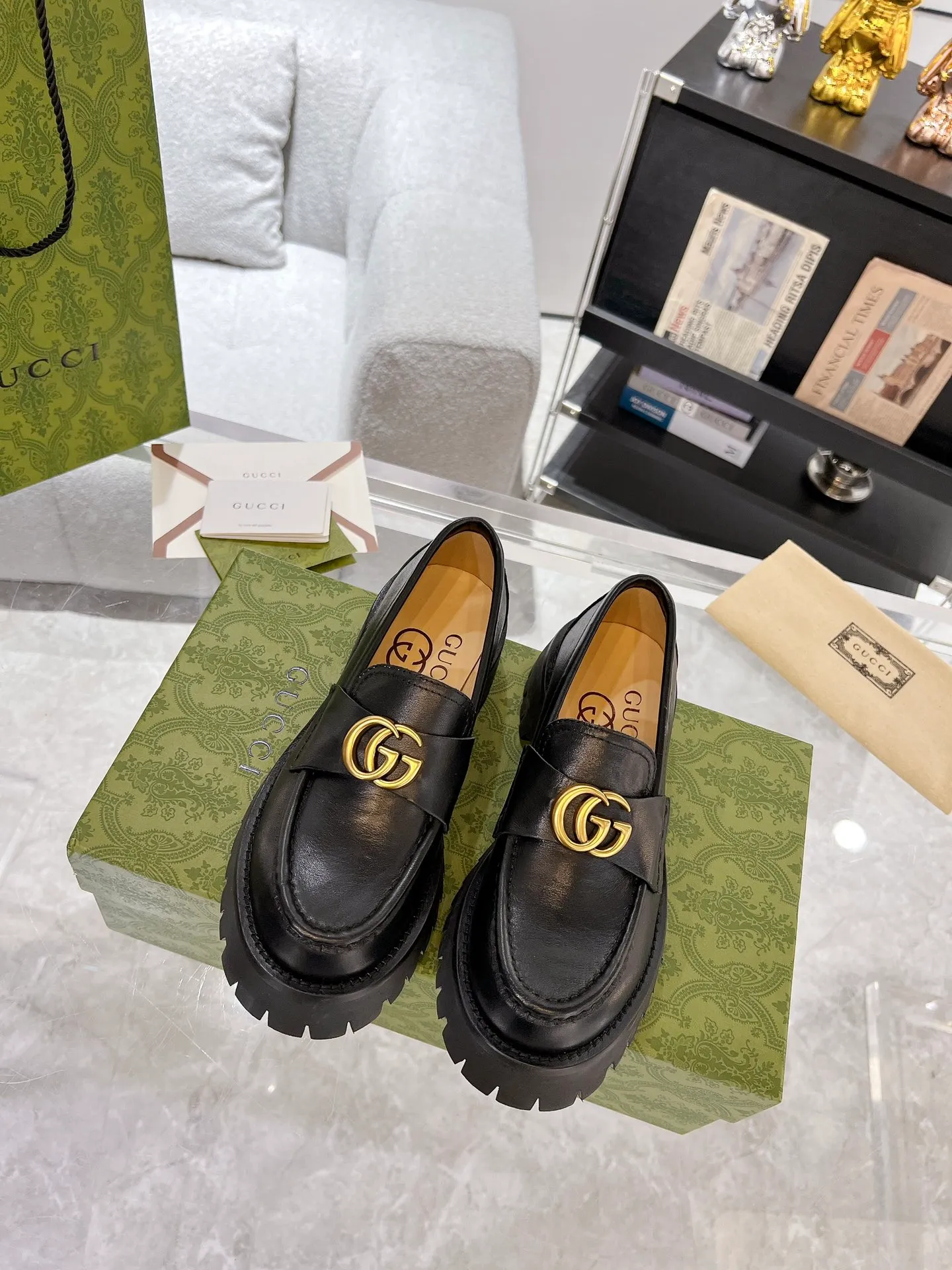 👟👟Ex-factory price 560👟👟 Male +10 Gucci Gucci 2023 early spring new product! The original version is developed into a higher version. Both men and women have open edge beads to ensure consistent quality. Size: 35-41# for women and 39-45# for men.